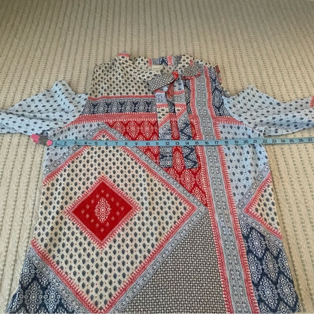 Chico's Patterned Blouse with Bow & Open Shoulder - Long Sleeve - Size: 2 - Picture 6 of 8